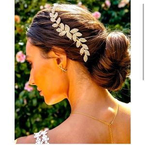 lucky petals embellished hair comb clip
